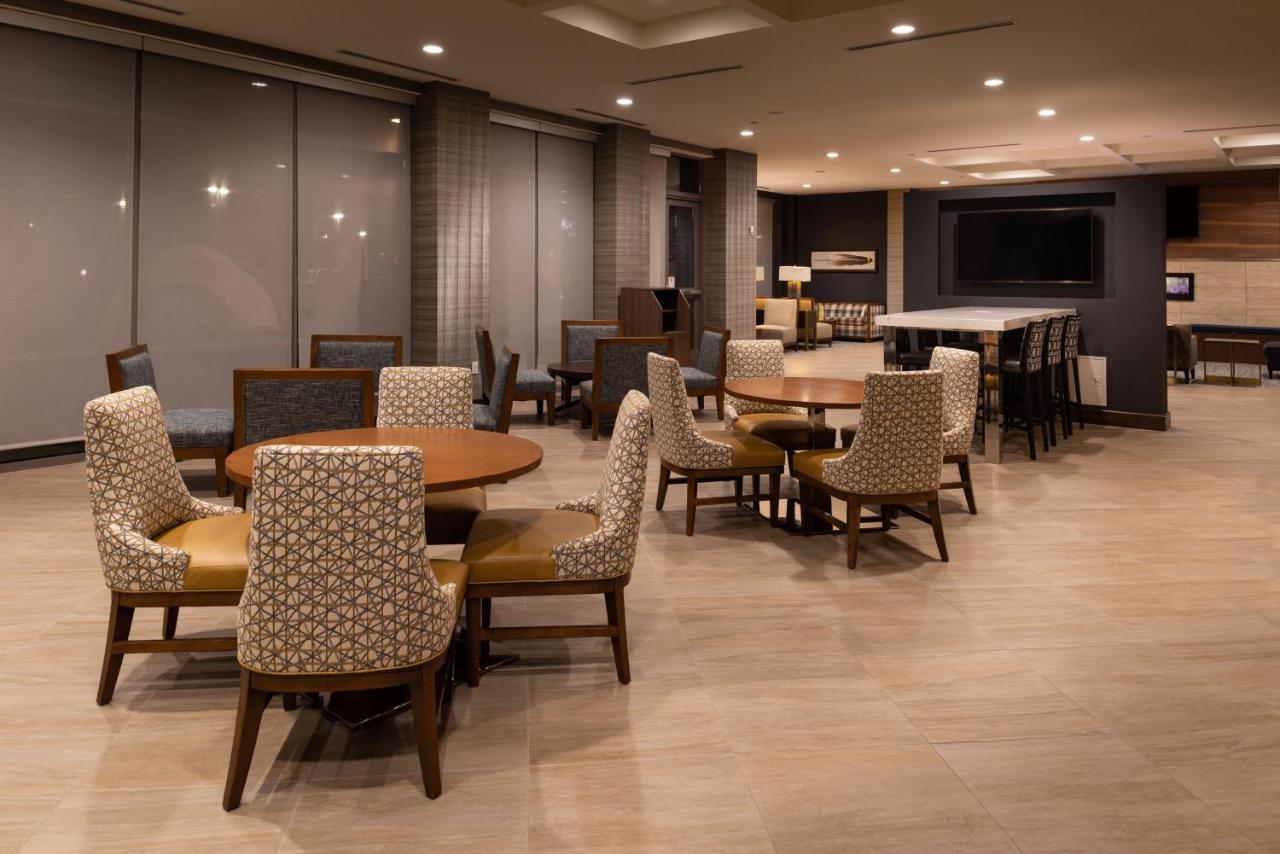 Courtyard By Marriott Charlotte Northlake Екстериор снимка