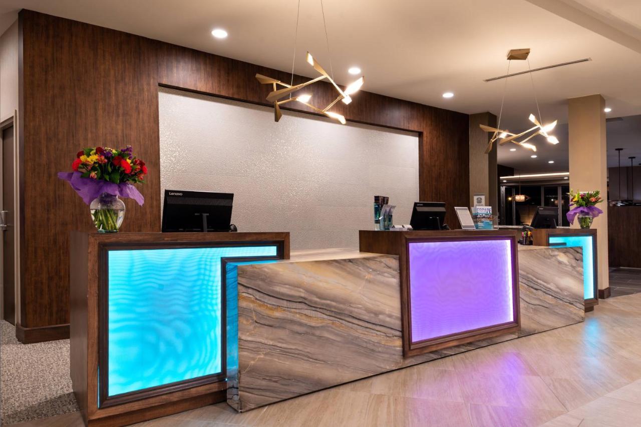 Courtyard By Marriott Charlotte Northlake Екстериор снимка