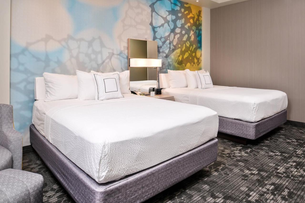 Courtyard By Marriott Charlotte Northlake Екстериор снимка
