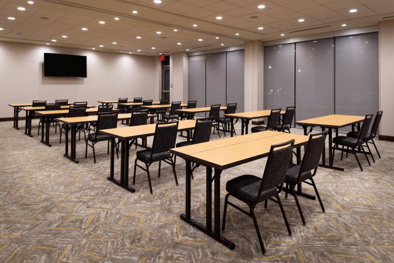 Courtyard By Marriott Charlotte Northlake Екстериор снимка