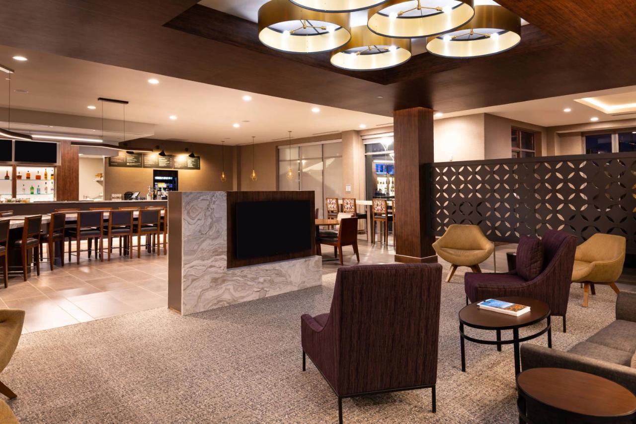 Courtyard By Marriott Charlotte Northlake Екстериор снимка