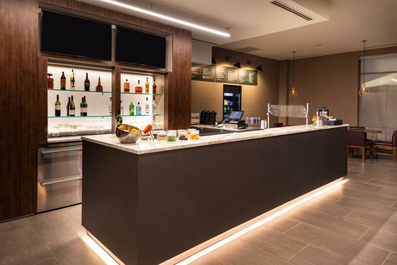 Courtyard By Marriott Charlotte Northlake Екстериор снимка