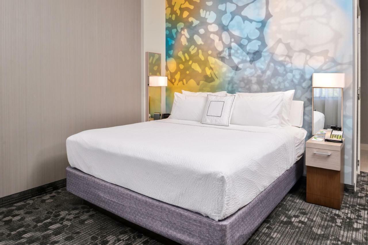 Courtyard By Marriott Charlotte Northlake Екстериор снимка